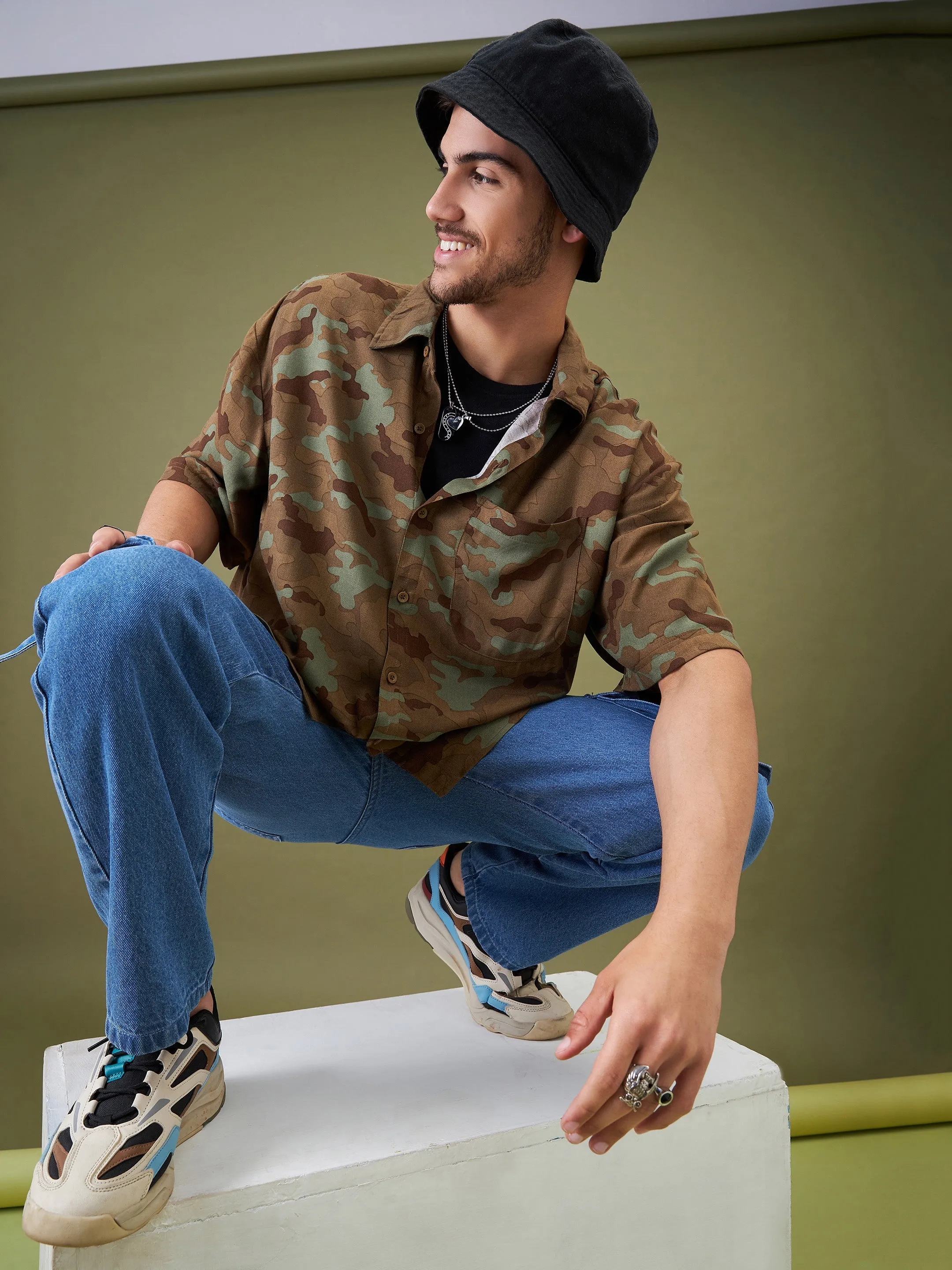 Men Ice Blue Box Pocket Relax Fit Jeans