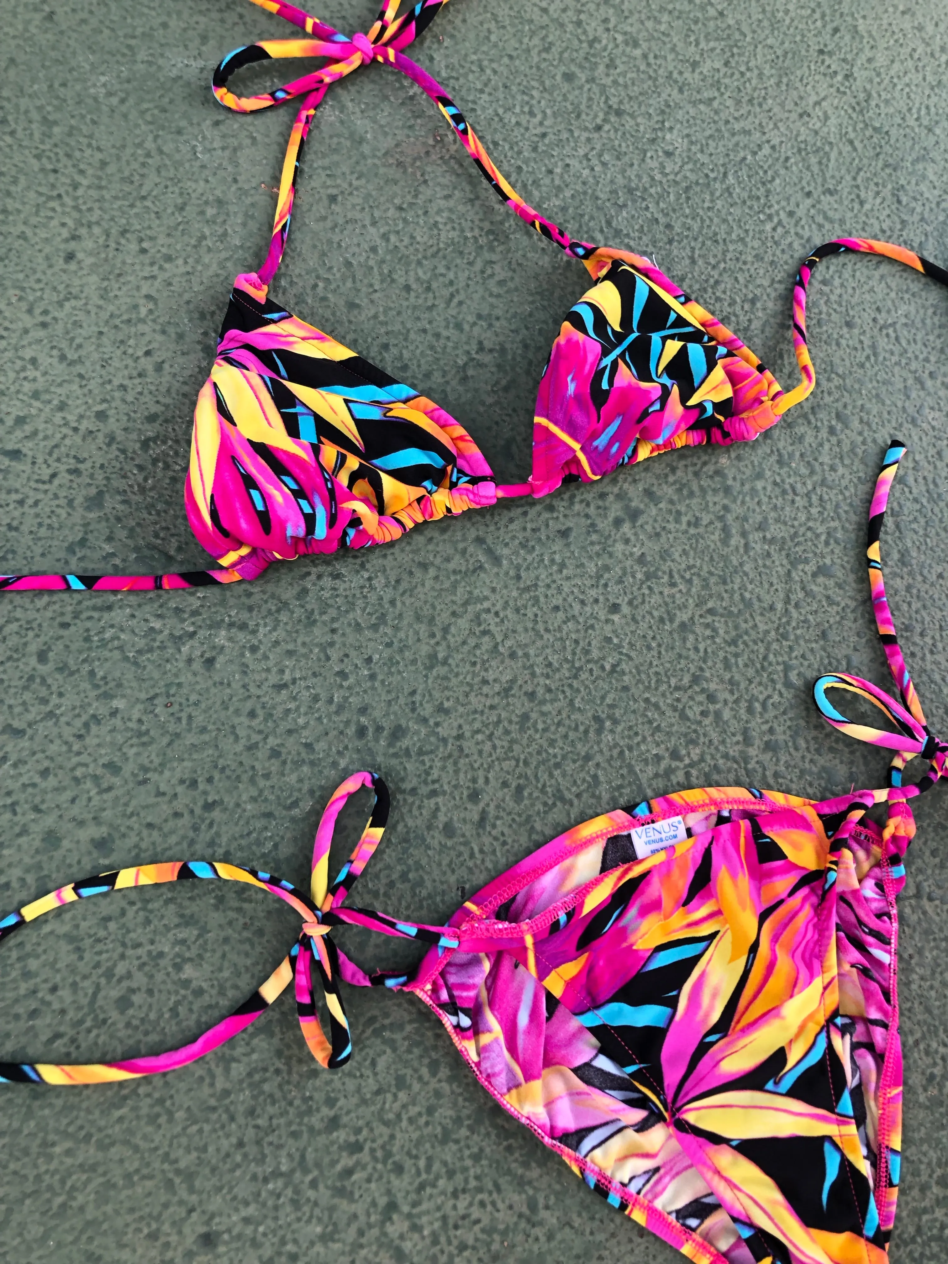 Vintage Venus Bikini / Sunset