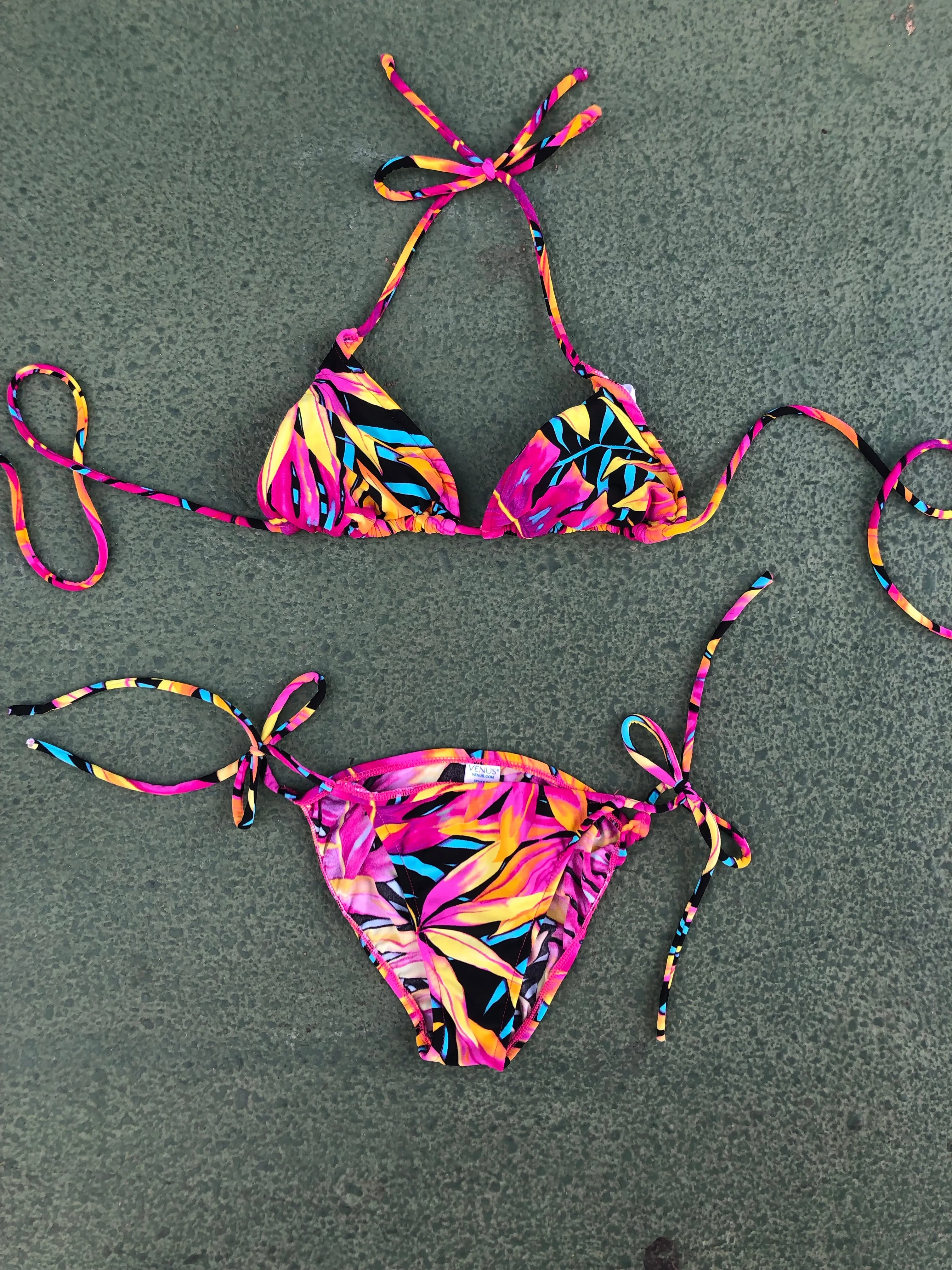 Vintage Venus Bikini / Sunset